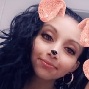 Meet your Posher, Desiree